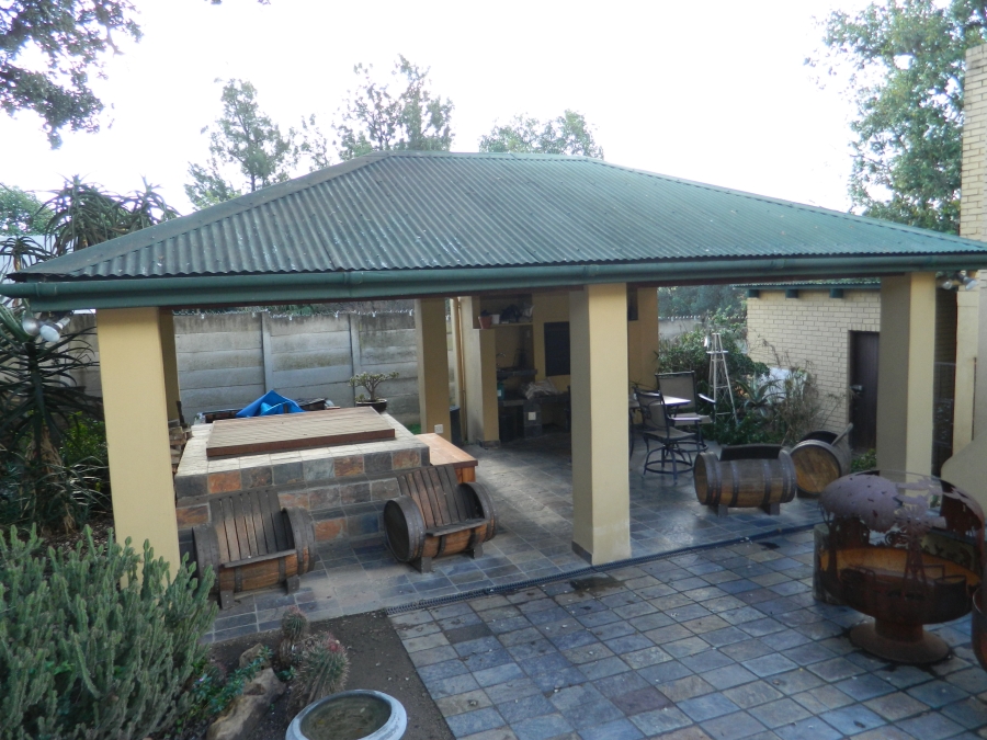 5 Bedroom Property for Sale in Wellington Central Western Cape